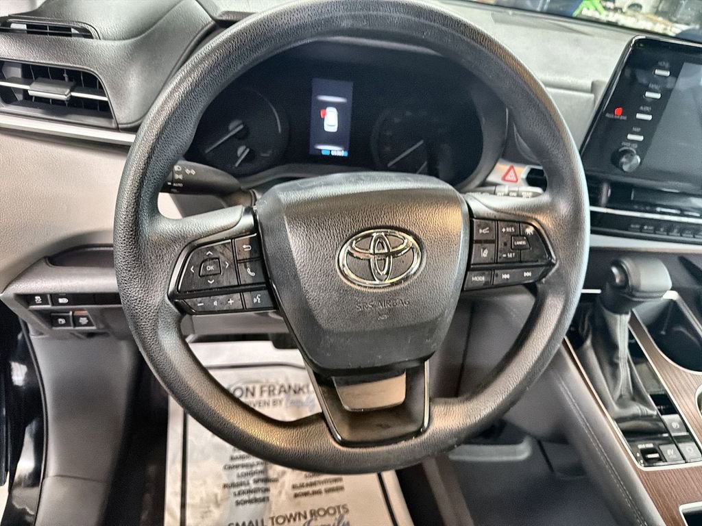 Used 2024 Toyota Sienna LE FWD image 14