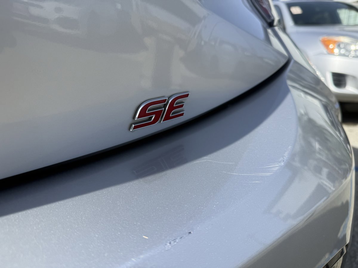 Used 2020 Toyota Corolla SE w/ Carpet Mat Package image 17