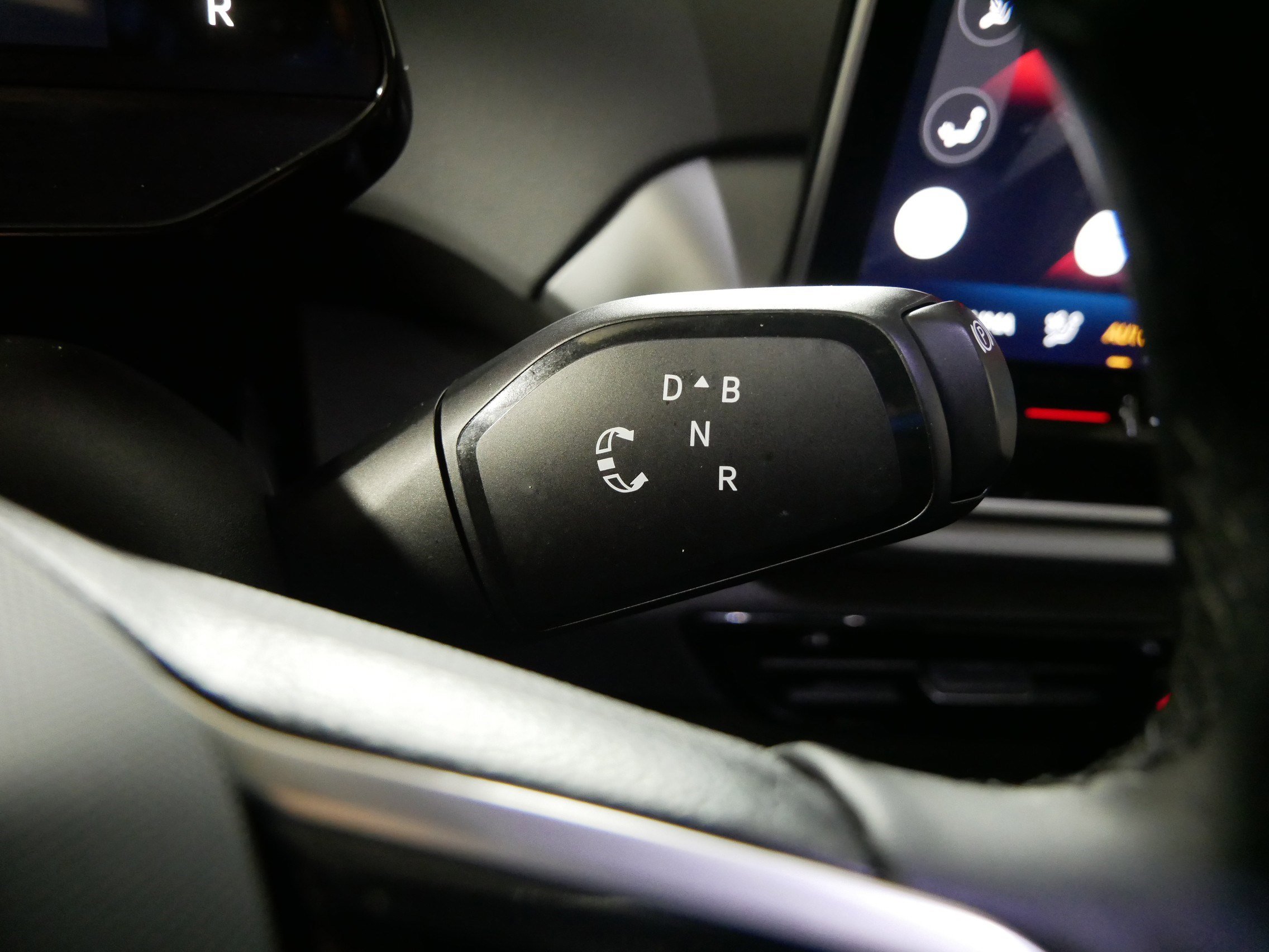 Certified 2024 Volkswagen ID.4 Pro image 24