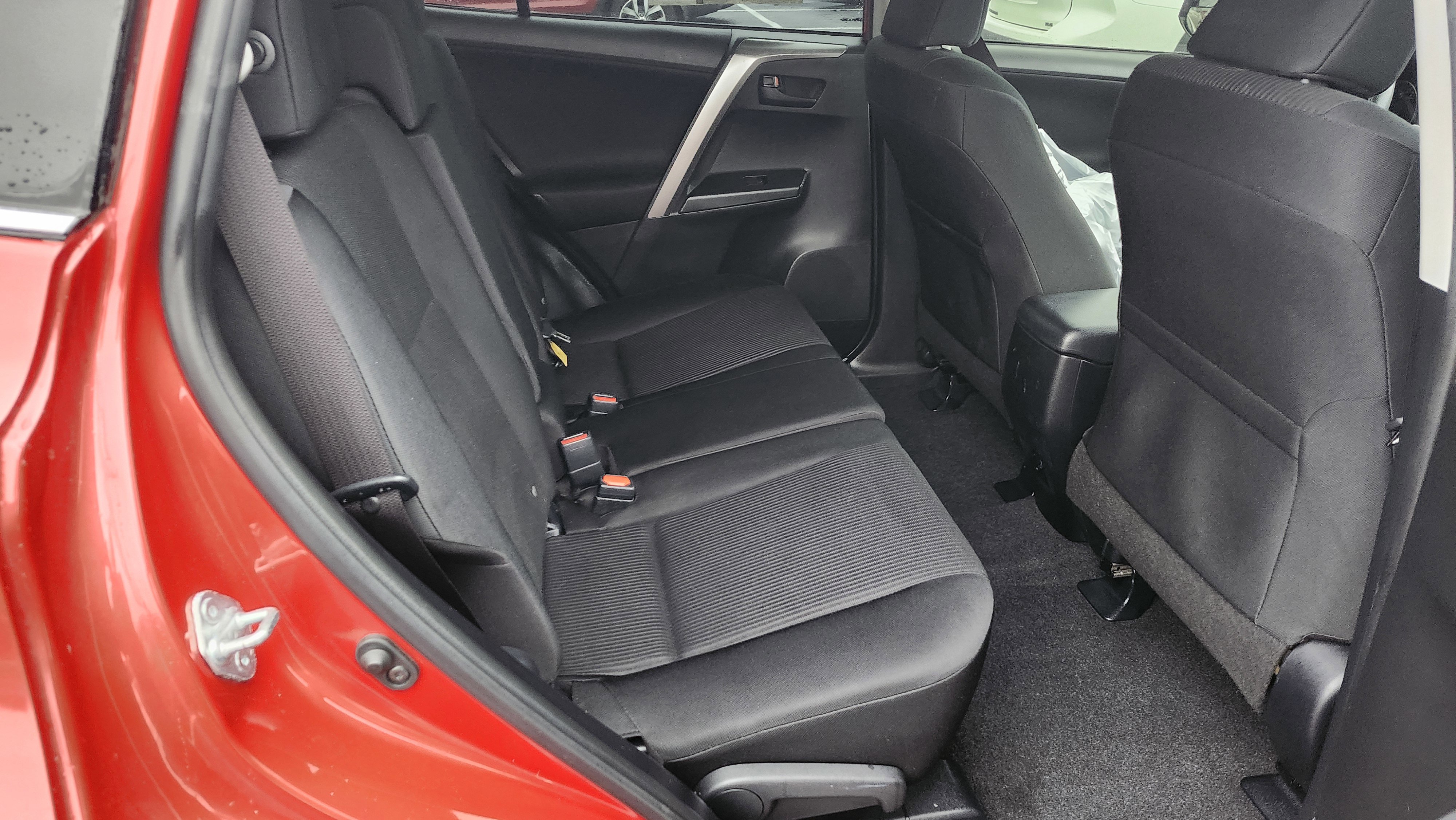 Used 2017 Toyota RAV4 LE image 13