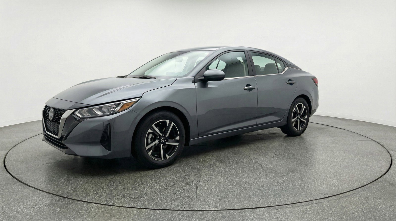 Used 2025 Nissan Sentra SV image 3