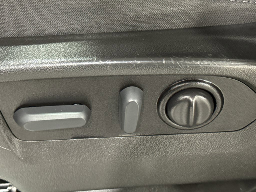 Used 2021 Chevrolet Silverado 1500 RST w/ Bed Protection Package image 19