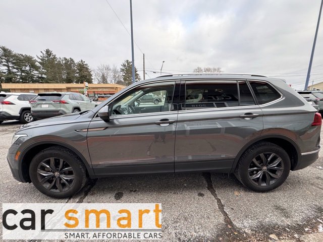 Used 2022 Volkswagen Tiguan SE image 1