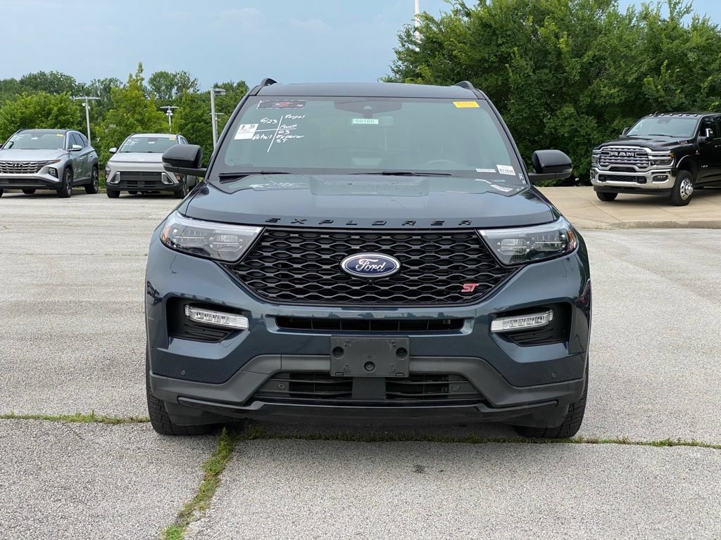 Used 2023 Ford Explorer ST w/ Equipment Group 401A AWD/4WD image 2