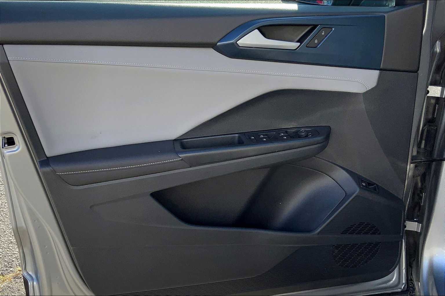 Used 2024 Volkswagen Taos SE image 20