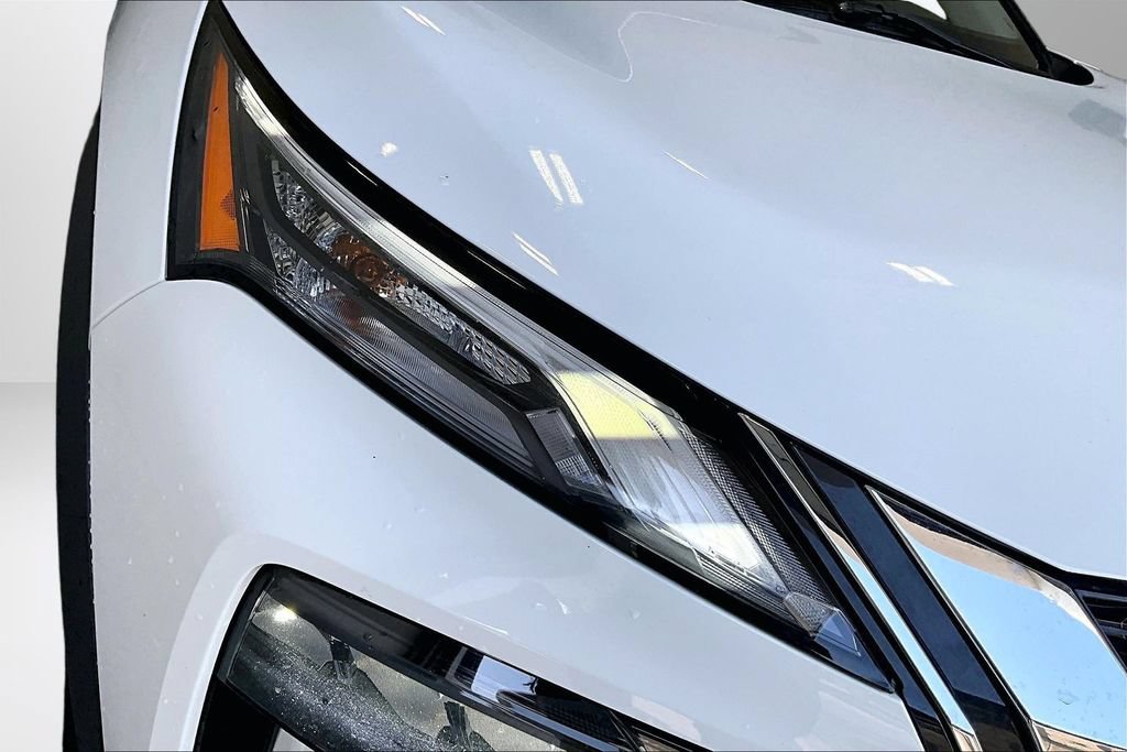 Used 2023 Nissan Rogue S FWD image 30