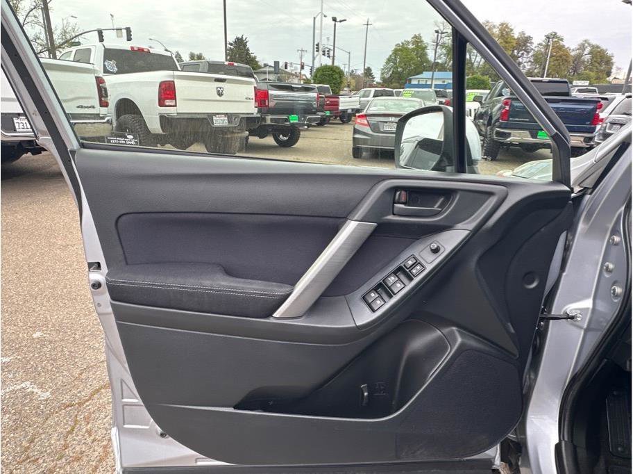 Used 2014 Subaru Forester 2.5i Premium image 15