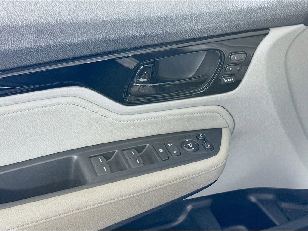 Used 2018 Honda Odyssey Elite image 18