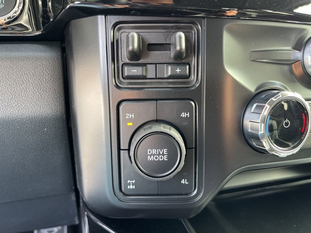 New 2026 Ford F250 Lariat w/ Black Appearance Package image 13