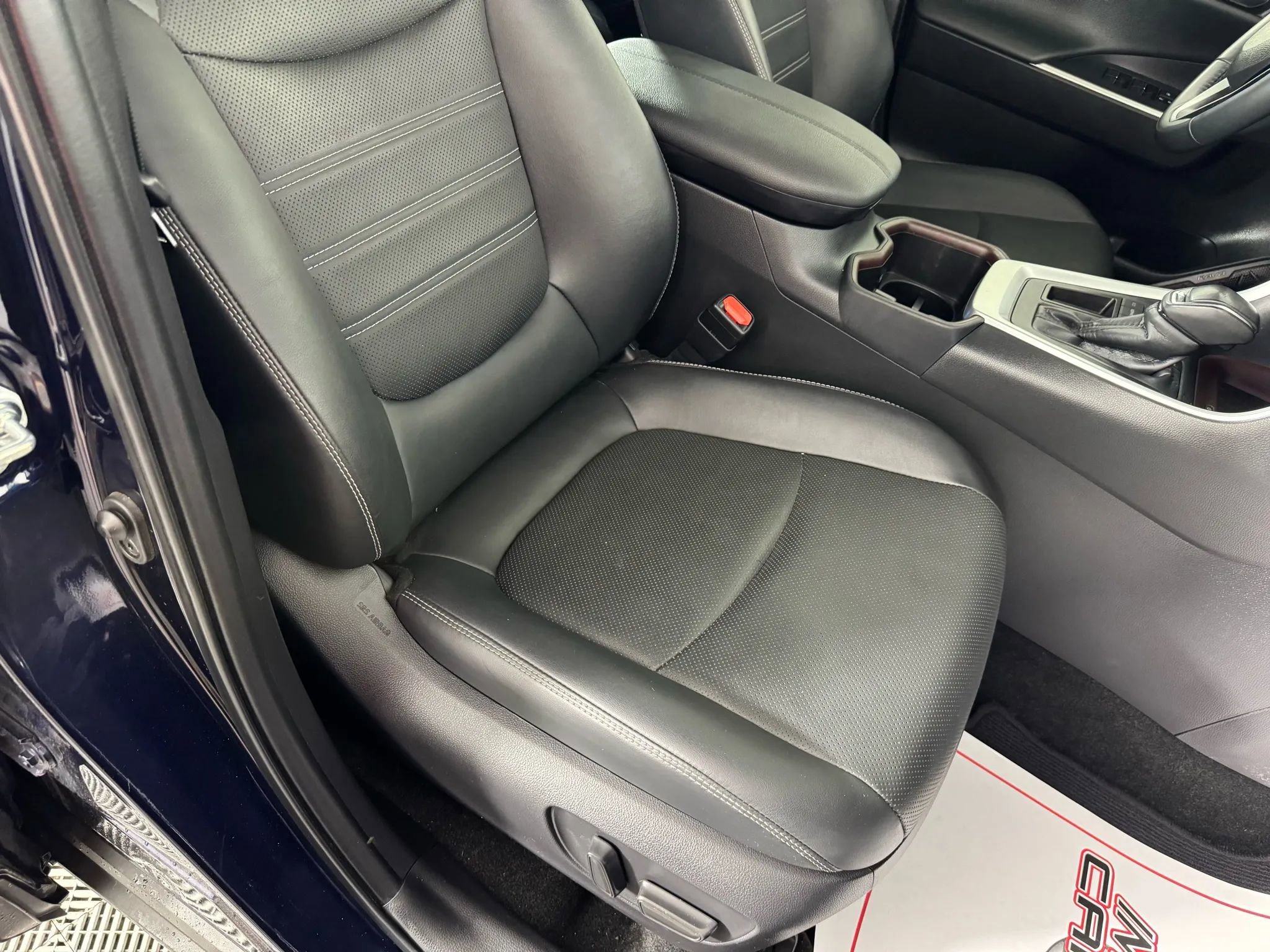 Used 2023 Toyota RAV4 Limited FWD image 36