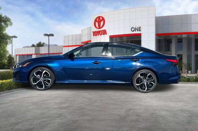 Used 2024 Nissan Altima 2.5 SR FWD image 8