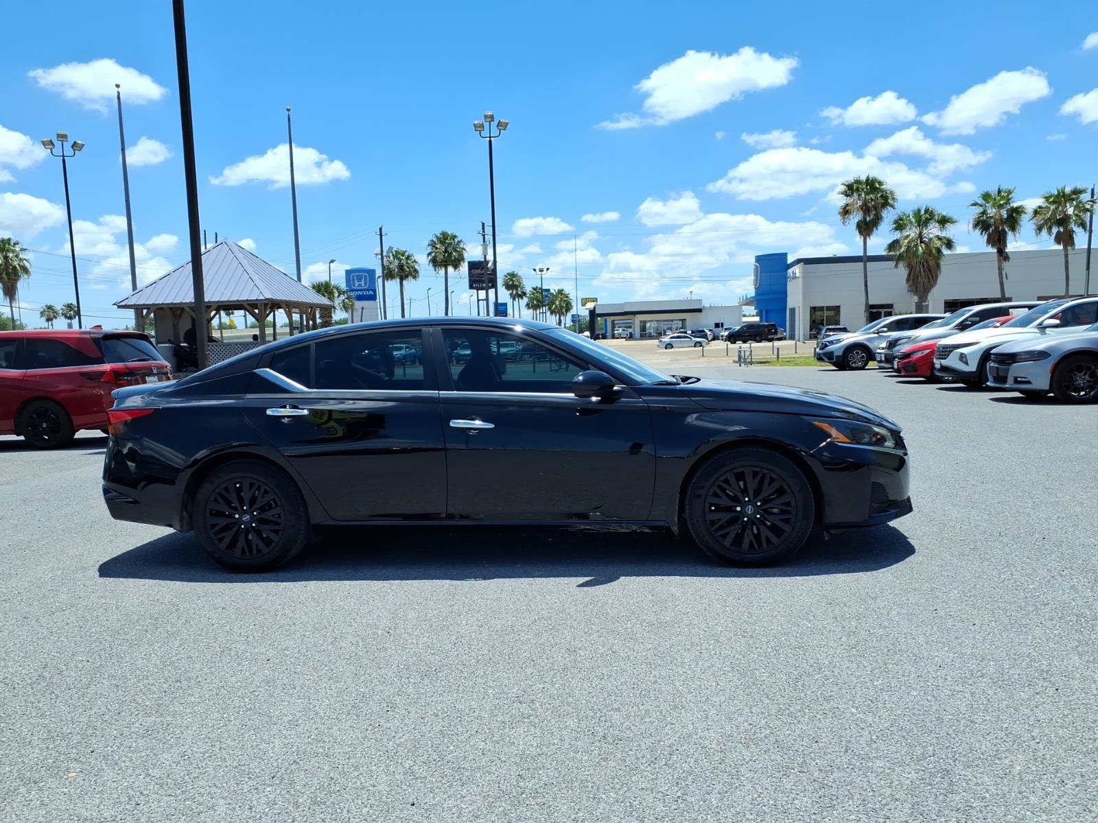 Used 2025 Nissan Altima 2.5 SV w/ SV Special Edition Package FWD image 9