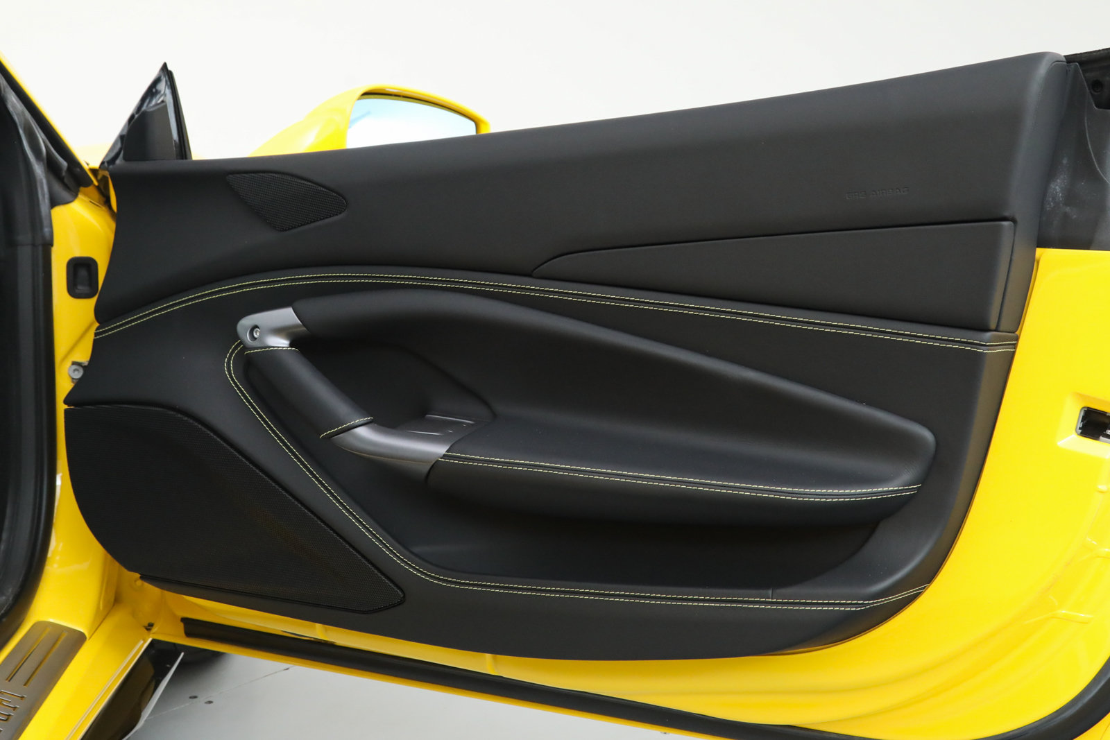 Certified 2022 Ferrari F8 Tributo RWD image 19