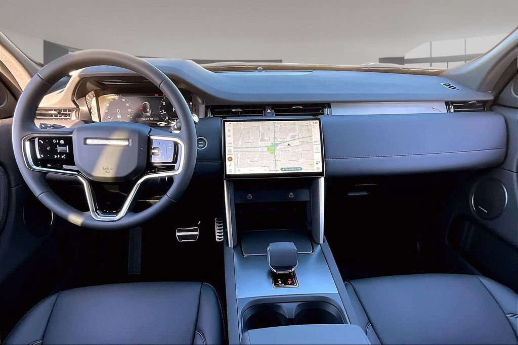 New 2026 Land Rover Discovery Sport Landmark AWD/4WD image 5