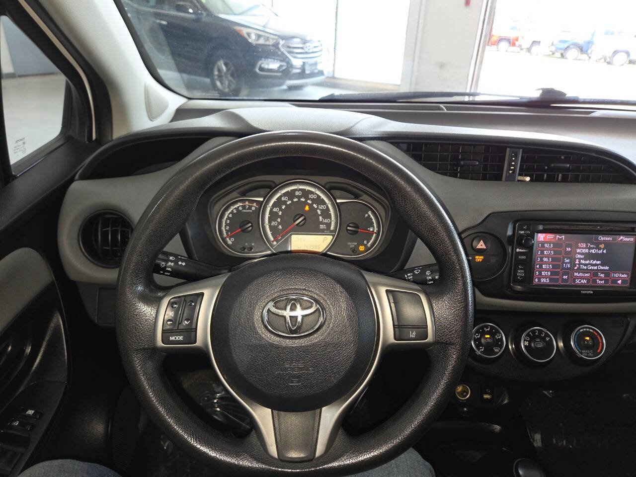 Used 2017 Toyota Yaris L FWD image 33