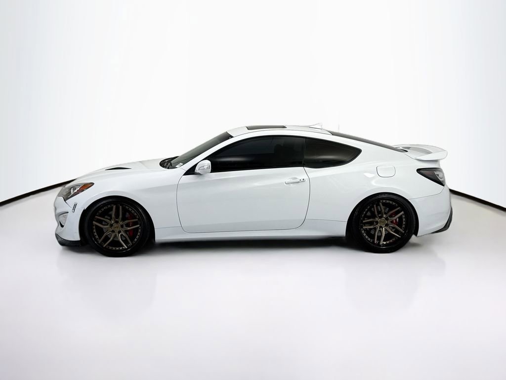 Used 2016 Hyundai Genesis Coupe 3.8 RWD image 8