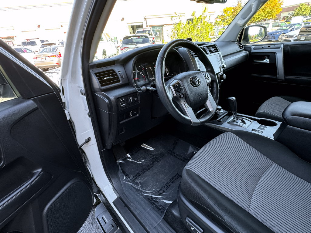 Used 2022 Toyota 4Runner SR5 AWD/4WD image 22