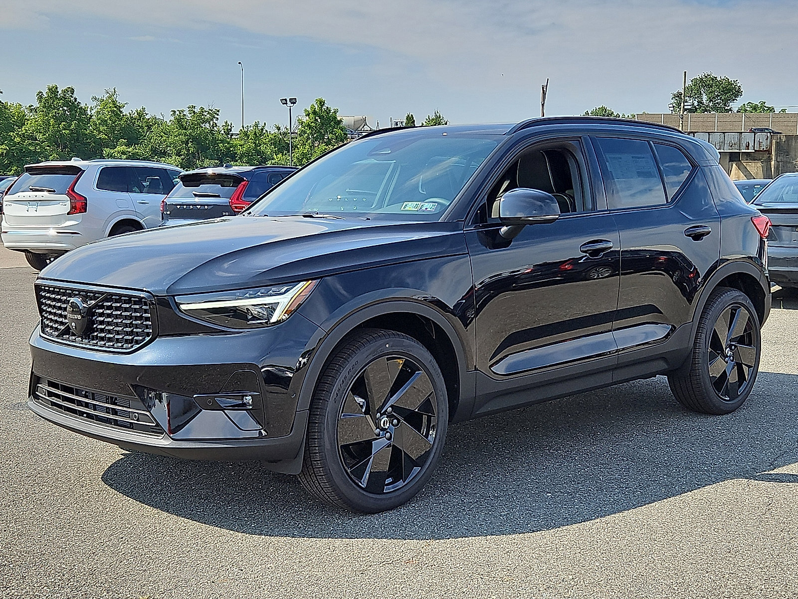 New 2026 Volvo XC40 B5 Ultra w/ Protection Package Premier AWD/4WD image 3