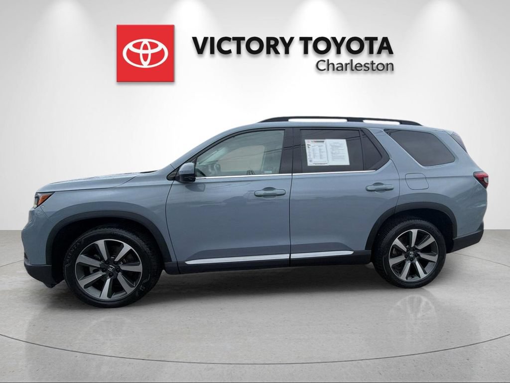 Used 2023 Honda Pilot Touring image 2