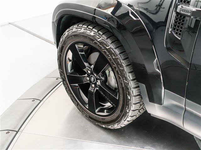 Used 2025 Land Rover Defender 110 S AWD/4WD image 12
