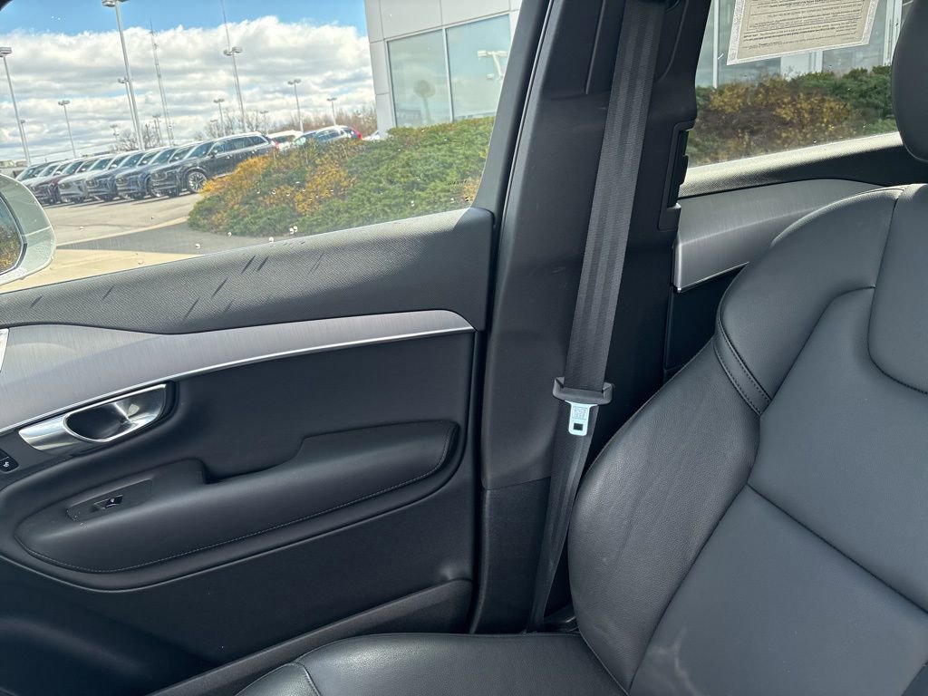 Certified 2025 Volvo XC90 B5 Core image 25