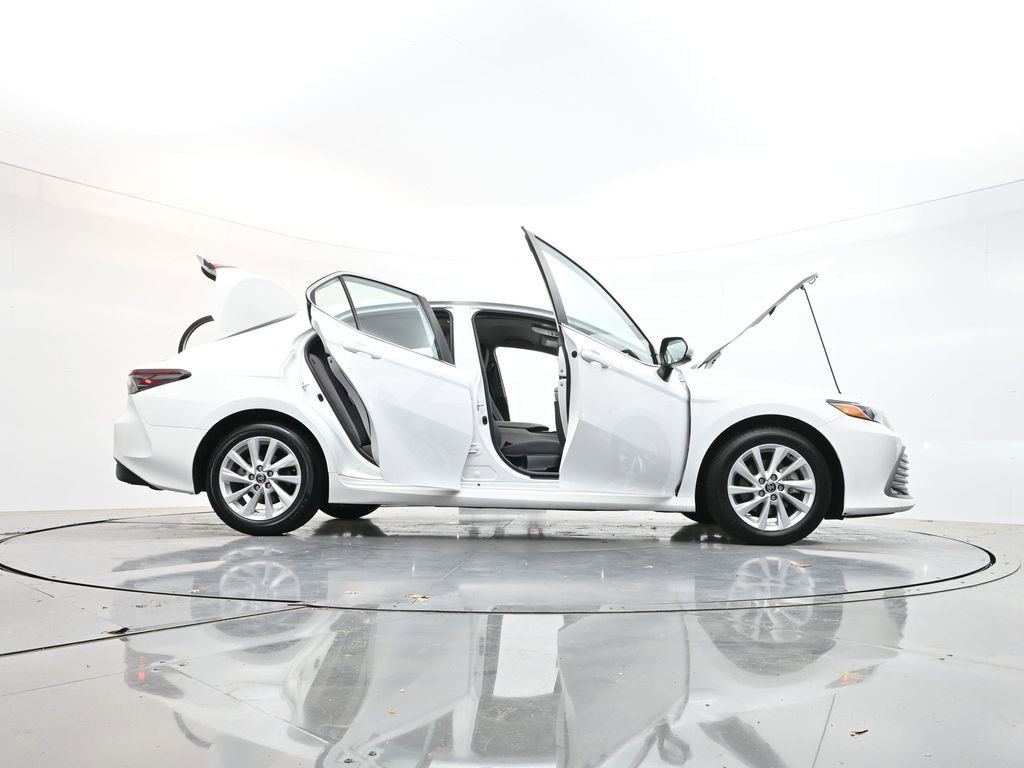 Used 2024 Toyota Camry LE image 42