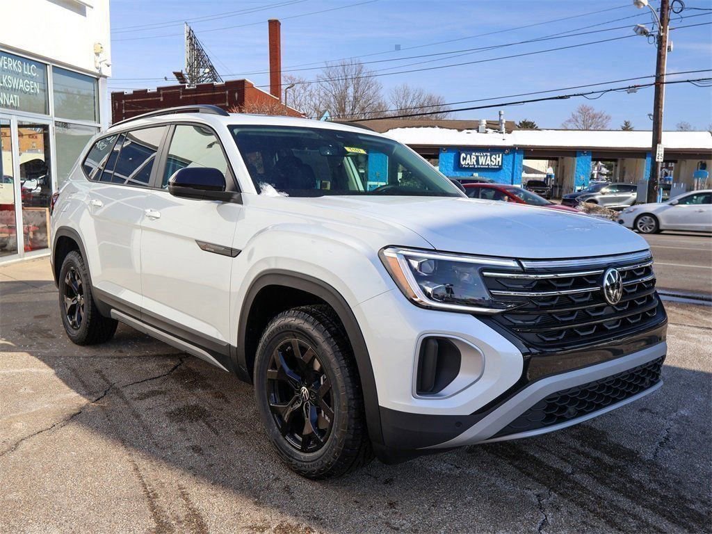 New 2026 Volkswagen Atlas Peak Edition image 7