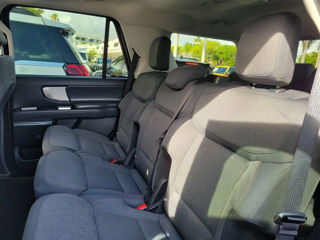 Used 2025 Ford Expedition Active image 11