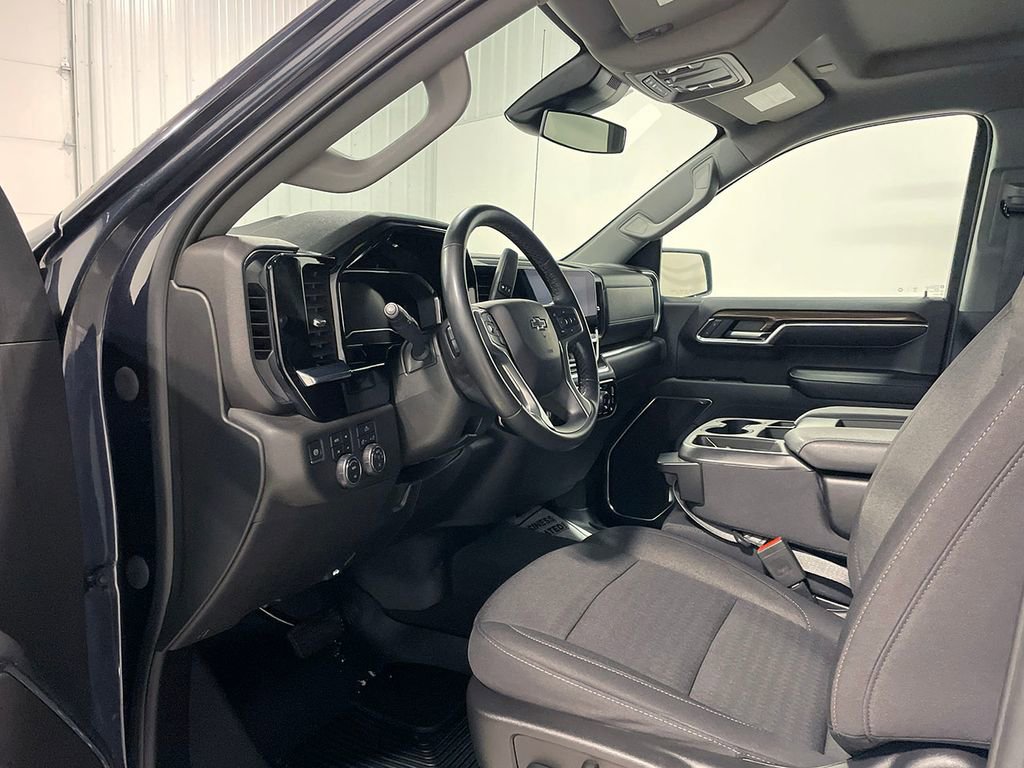 Used 2023 Chevrolet Silverado 1500 RST w/ Z71 Off-Road Package image 3