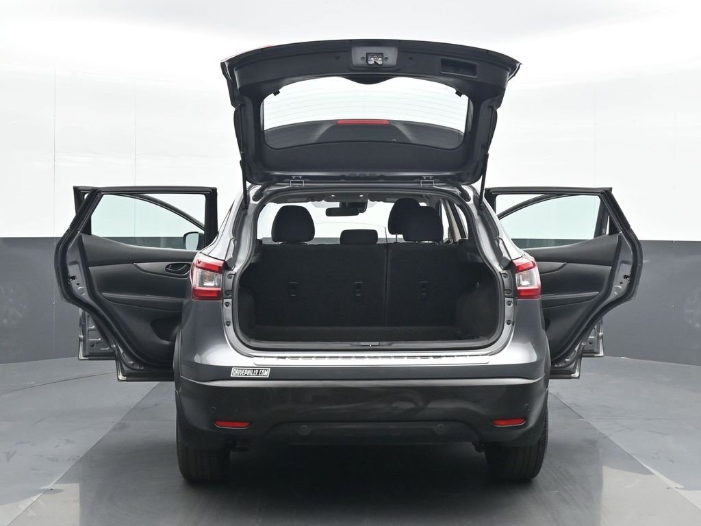 Used 2020 Nissan Rogue Sport S image 25