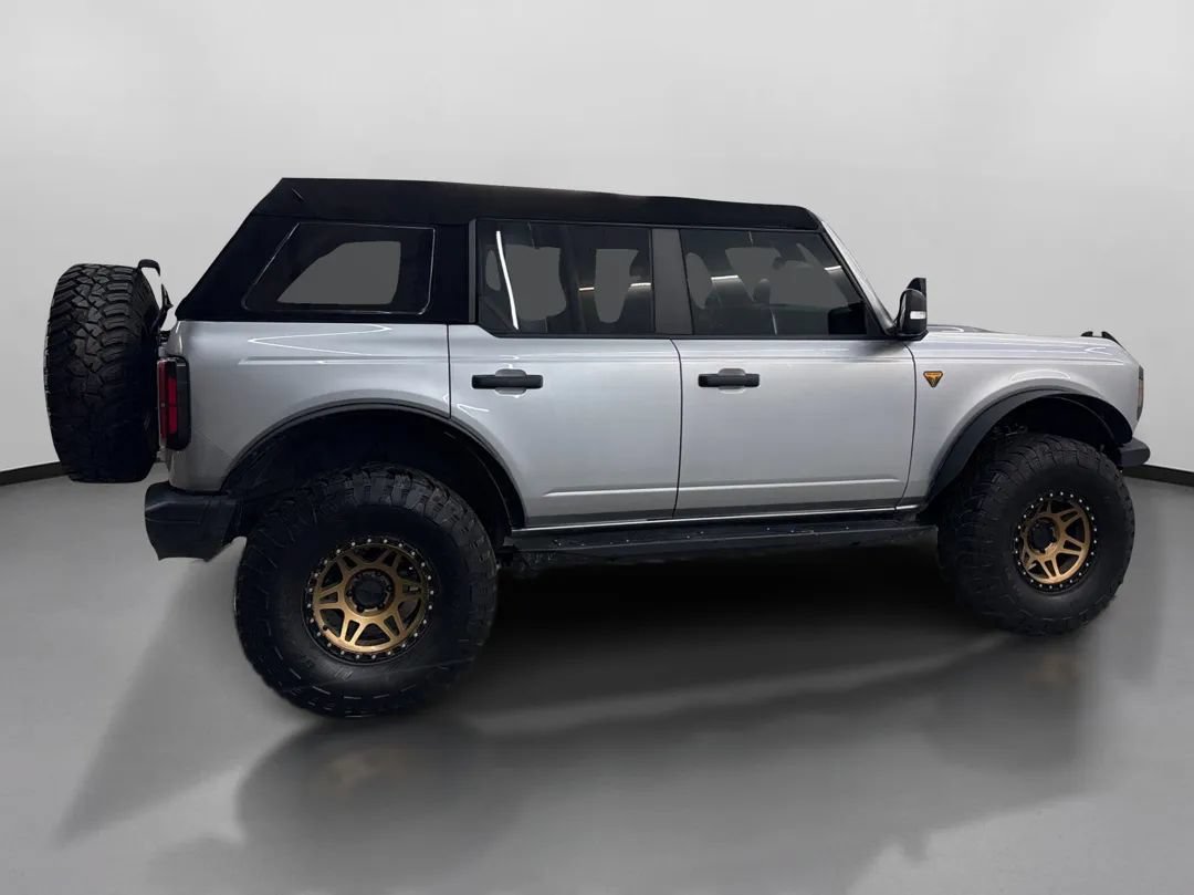 Used 2022 Ford Bronco Badlands w/ Sasquatch Package AWD/4WD image 11