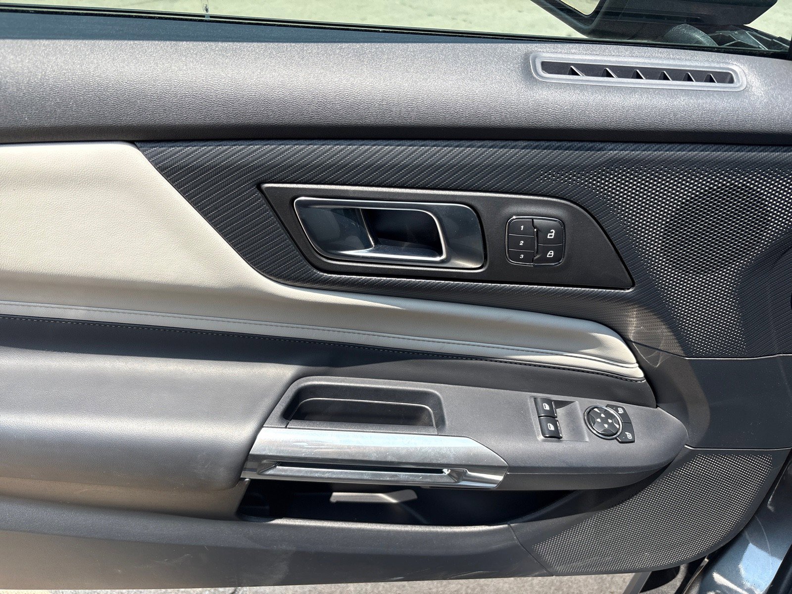 Used 2024 Ford Mustang Premium image 12