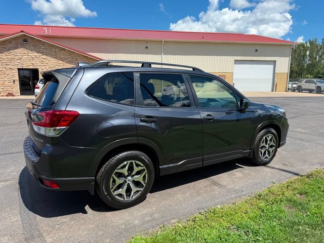 Used 2019 Subaru Forester Premium w/ All-Weather Package AWD/4WD image 4