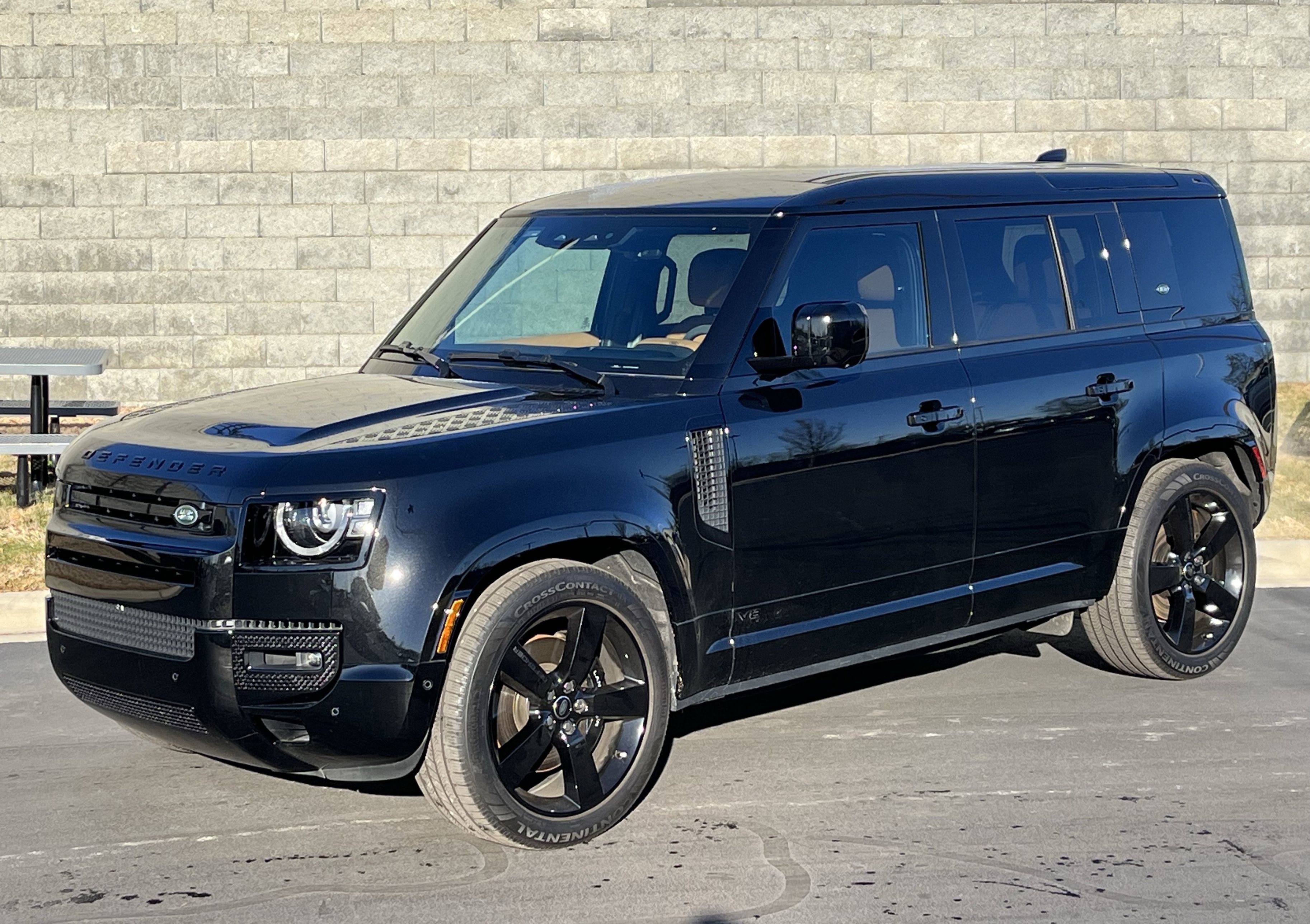 Used 2024 Land Rover Defender 110 V8 image 2