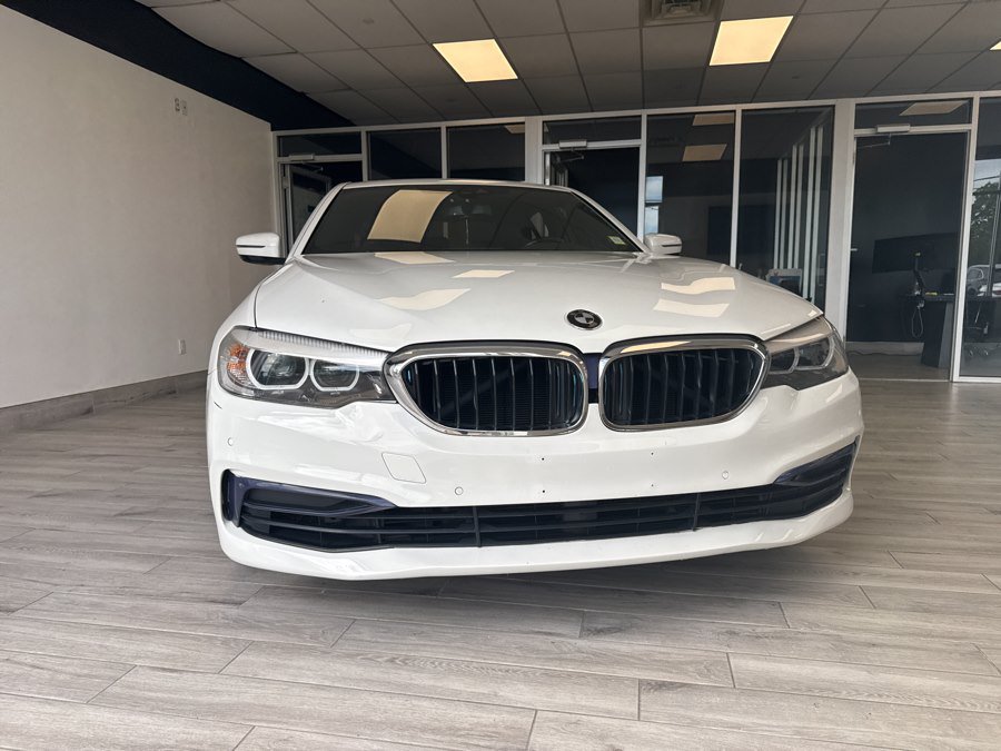 Used 2019 BMW 530e xDrive w/ Convenience Package AWD/4WD image 2