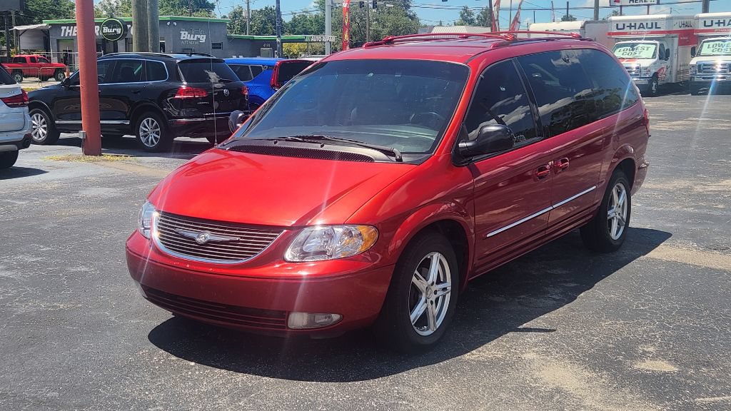 Used 2004 Chrysler Town & Country Limited FWD image 2