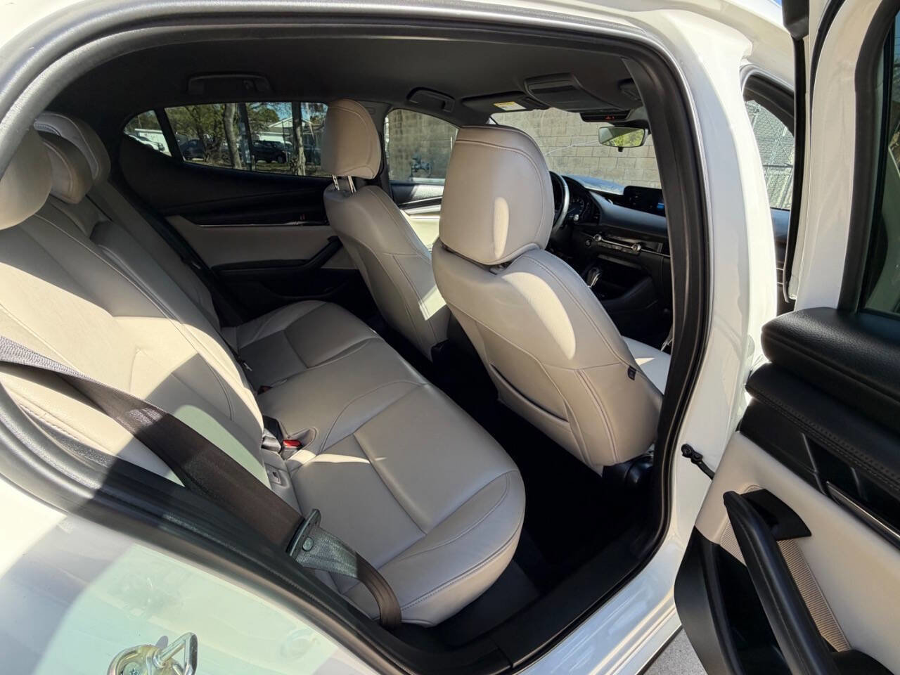 Used 2019 MAZDA MAZDA3 Hatchback w/ Preferred Package image 20