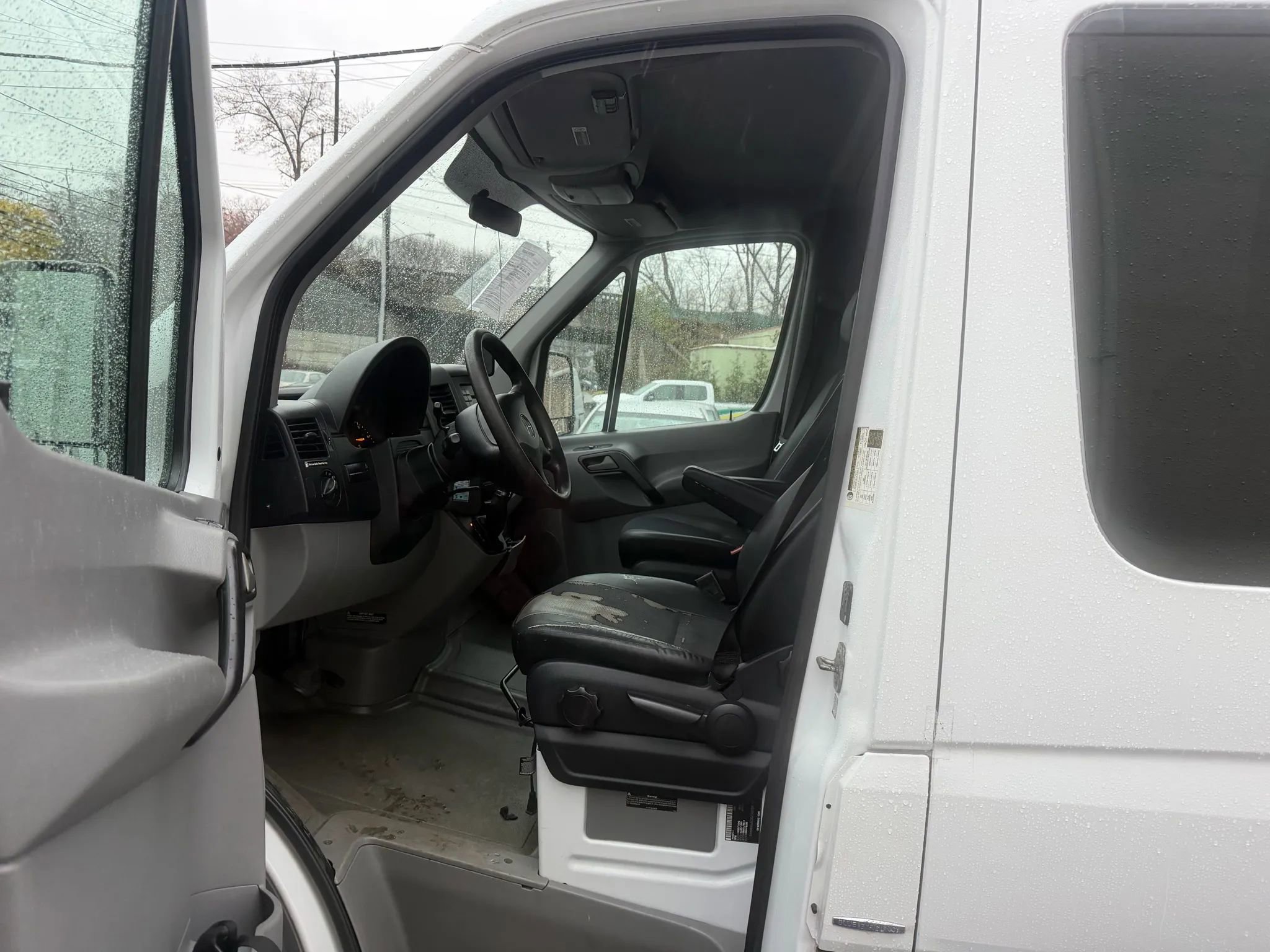 Used 2015 Mercedes-Benz Sprinter 2500 image 20