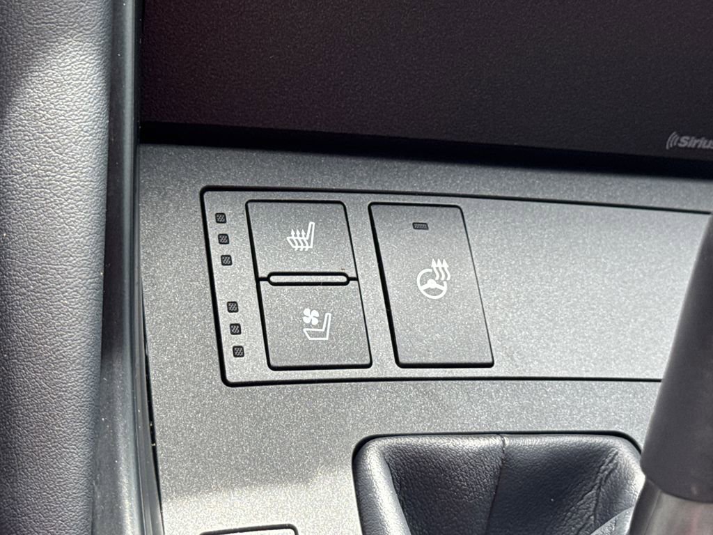 Used 2023 Lexus IS 300 w/ Comfort Package RWD image 34