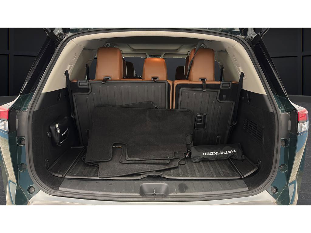 Used 2022 Nissan Pathfinder Platinum w/ Cargo Package AWD/4WD image 26