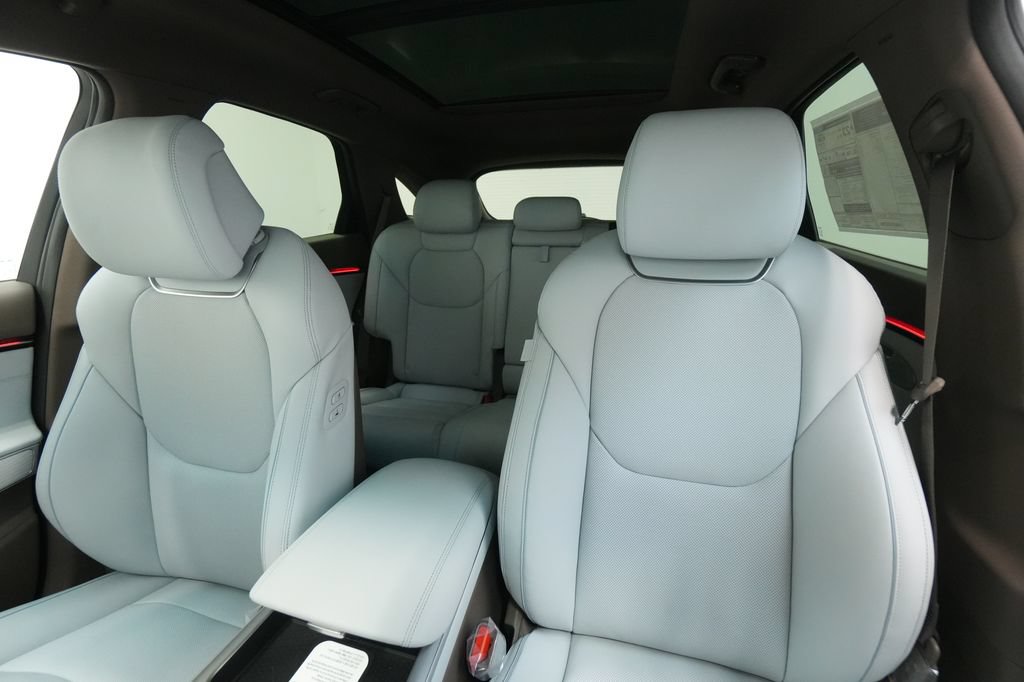 New 2026 Genesis GV70 2.5T Advanced AWD/4WD image 14