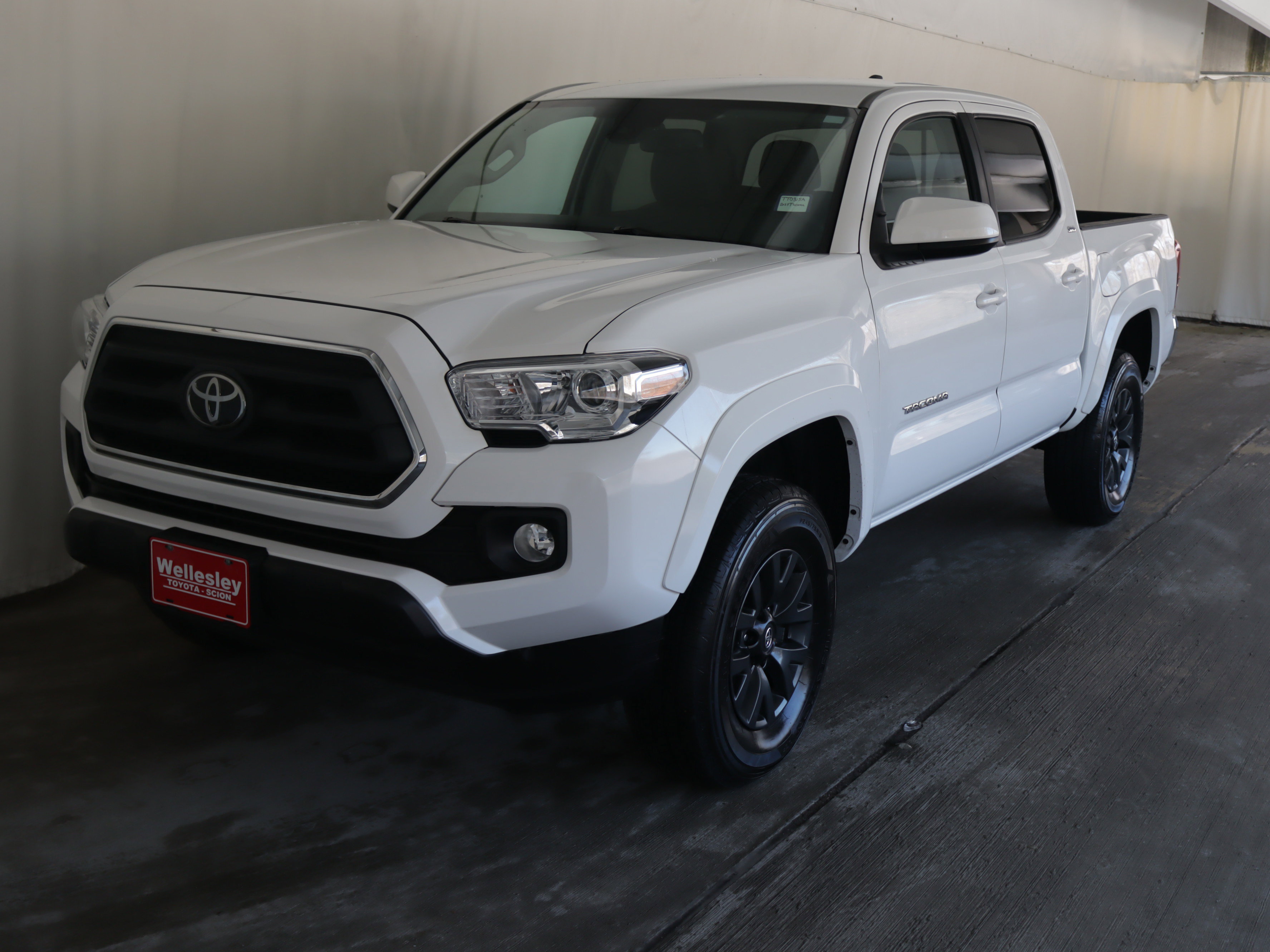 Used 2023 Toyota Tacoma SR5 AWD/4WD image 21