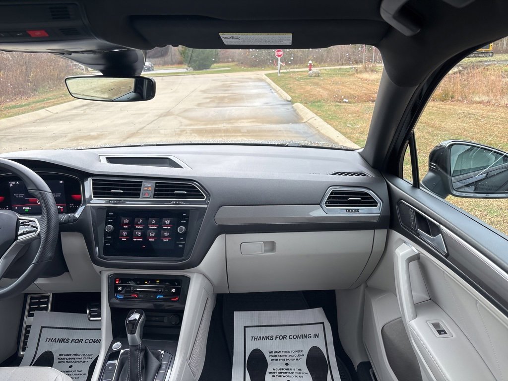 Used 2023 Volkswagen Tiguan SE R-Line image 41