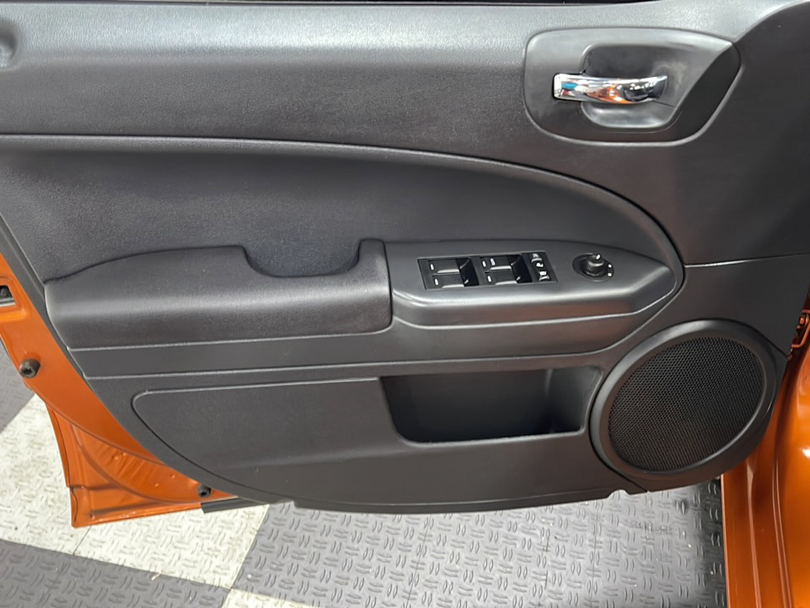 Used 2011 Dodge Caliber Mainstreet FWD image 10
