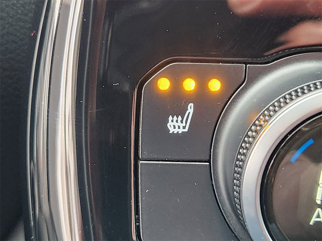 Used 2020 Toyota Highlander XLE image 26