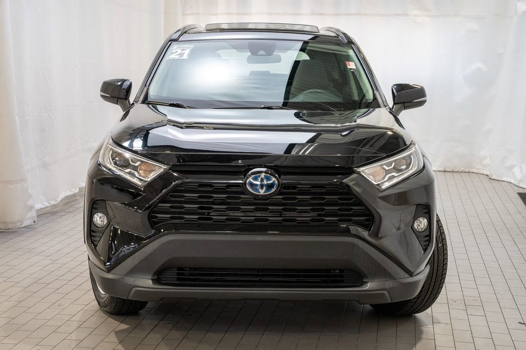 Used 2021 Toyota RAV4 XLE w/ Convenience Package image 2