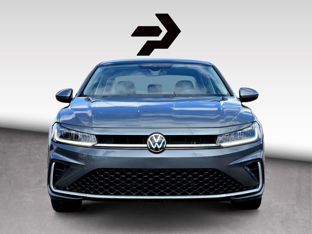 Certified 2025 Volkswagen Jetta SE image 3