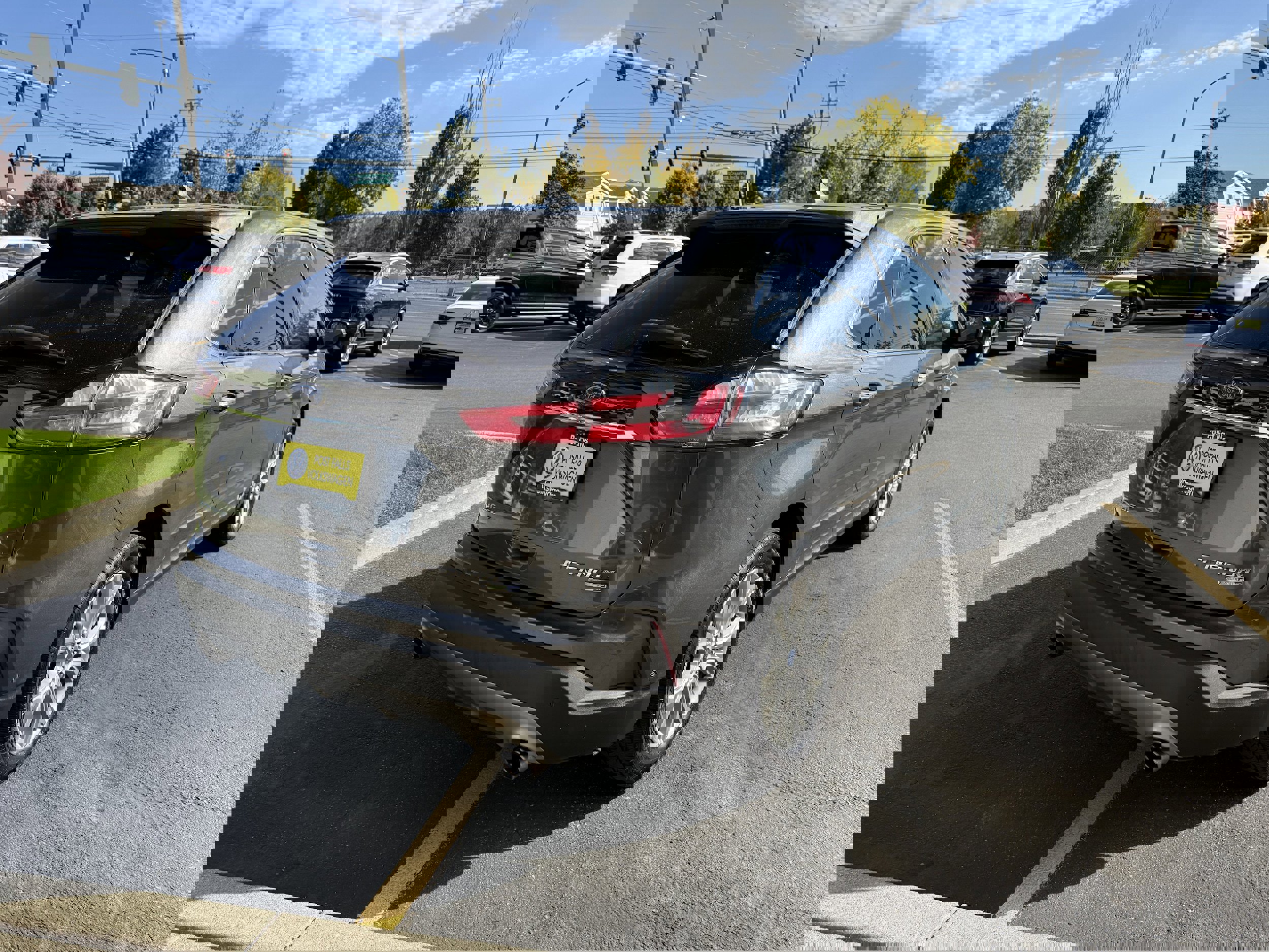 Used 2019 Ford Edge Titanium w/ Equipment Group 301A image 5