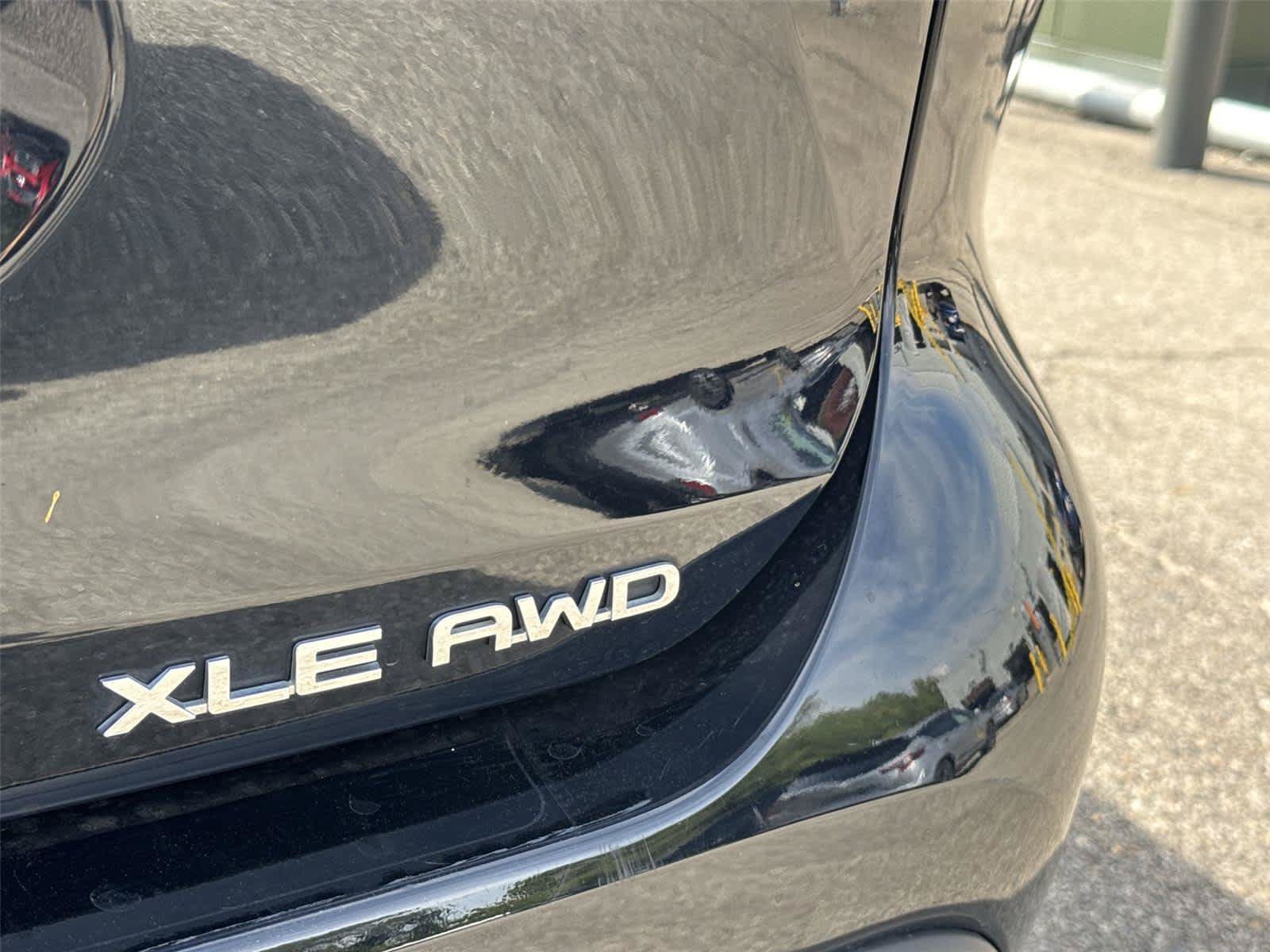 Used 2022 Toyota Highlander XLE AWD/4WD image 18
