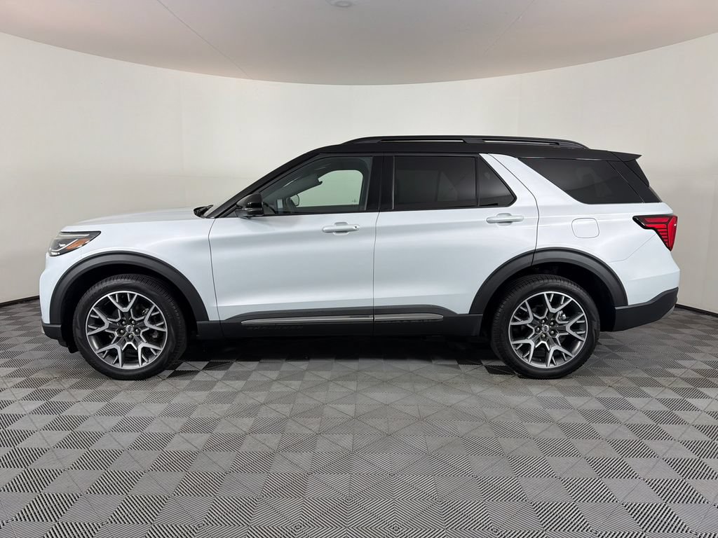 Used 2025 Ford Explorer Platinum w/ Ultimate Package AWD/4WD image 6